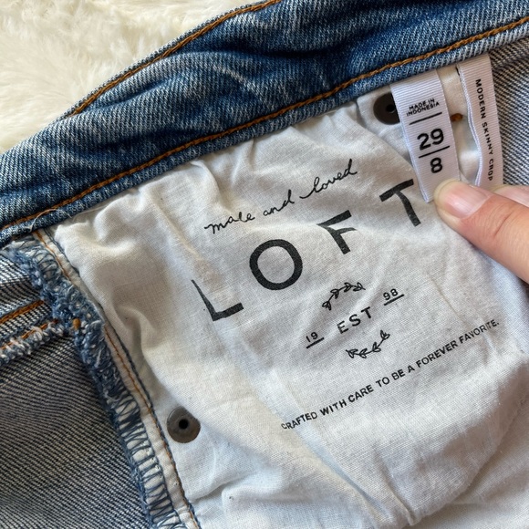 LOFT Modern Skinny Crop Distressed Girlfriend Jeans sz 29 - Picture 6 of 9
